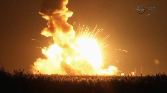 141029111750-rocket-explosion-620x348